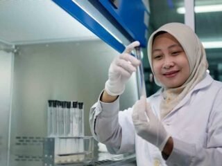 Lowongan Analis Laboratorium PT Kaltim Nusa Etika untuk Pupuk Kaltim