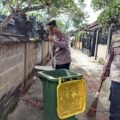 Polsek Bontang Utara Sambangi Pura, Gotong Royong Bersihkan Tempat Ibadah
