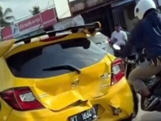 Detik-Detik Kecelakaan Beruntun di Loktuan Bontang, Sopir Diduga Mabuk Empat Mobil Tabrakan Beruntun di Simpang Loktuan Bontang, Polisi Selidiki Penyebabnya