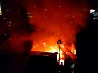 11 Armada Dikerahkan, Detik-Detik Kebakaran di Jalan Blora II Balikpapan