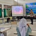 Polisi Masuk Sekolah! Siswa Baru SMA 3 Marangkayu Dapat Edukasi Lalu Lintas di Hari Pertama