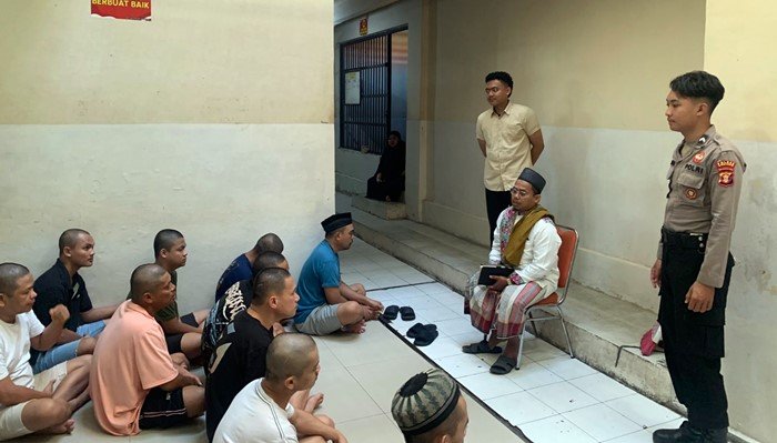 Rutin Setiap Kamis, Tahanan di Polres Bontang Dapat Siraman Rohani