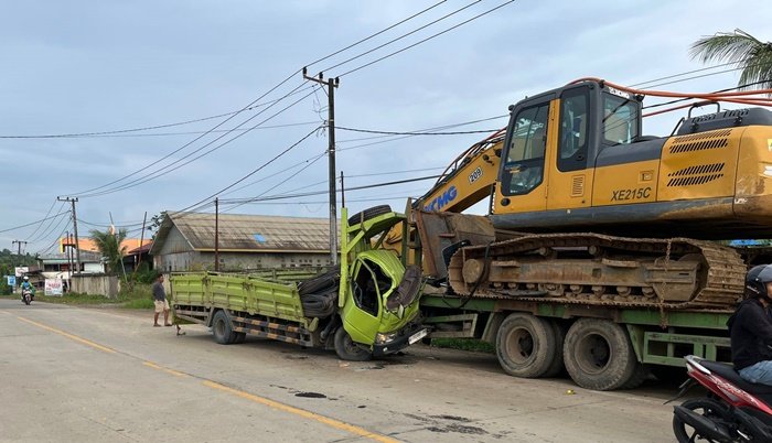 Tabrakan Dua Truk di Poros Bontang–Samarinda, 3 Orang Terluka