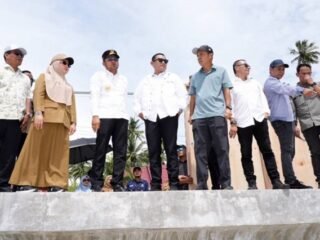 Pantai Biduk-Biduk Berau Terancam Hilang? Gubernur Kaltim Janji Bangun Penahan Ombak