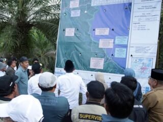 Akses Rusak Parah, Gubernur Kaltim Tinjau Jalan Perbatasan Kutim dan Berau
