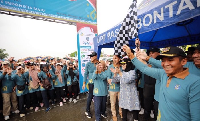 Meriah Meski Hujan, Ribuan Warga Bontang Semarakkan Harganas ke-32