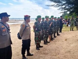 Pantai Sekerat Kutim Diserbu Ribuan Wisatawan saat Lebaran